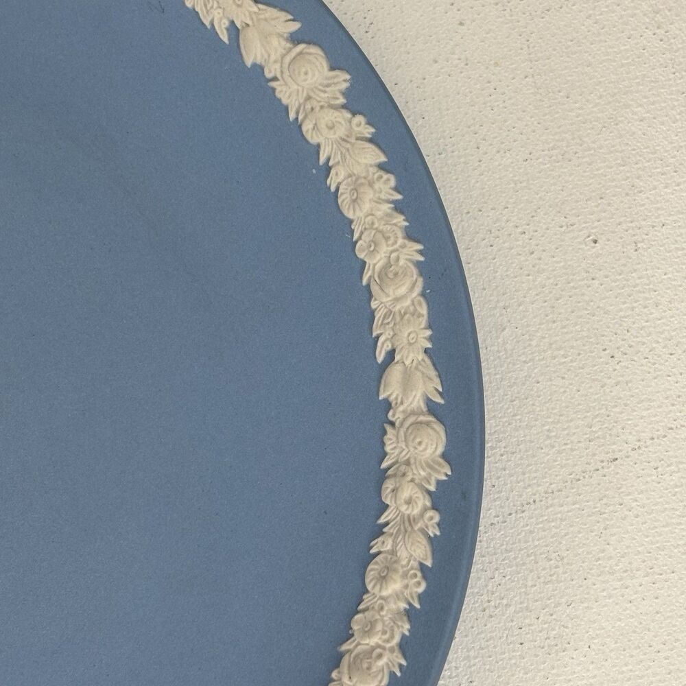 Vintage Wedgwood Blue Jasperware 6.5" Plate - Cupid / Cherub with Bow & Arrow - Picture 9 of 16